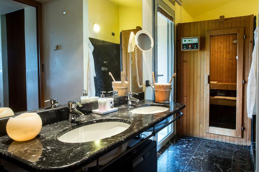 B&B Villa Adriano Desenzano del Garda Exterior foto